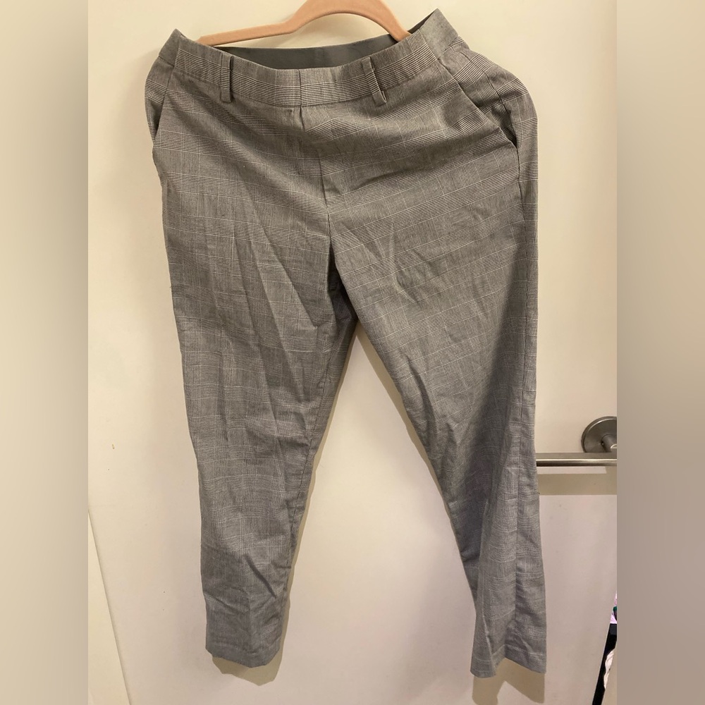 Uniqlo grey straight leg pant